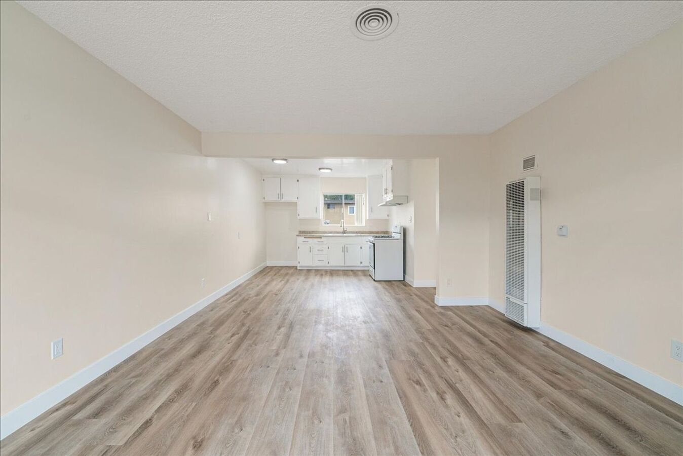 531 W Hyde Park Blvd Inglewood, CA Apartment for Rent