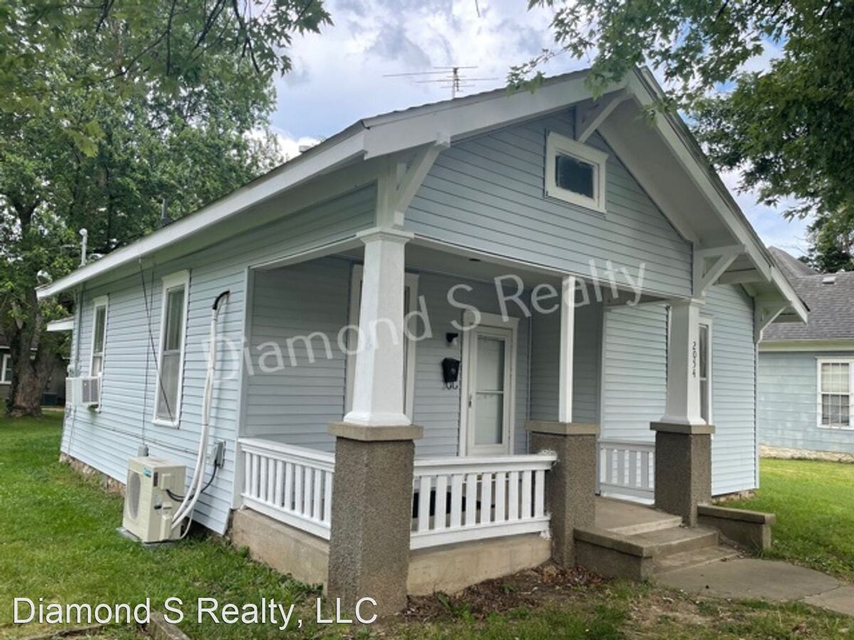 2054 N Rogers Ave Springfield, MO House for Rent Rentable