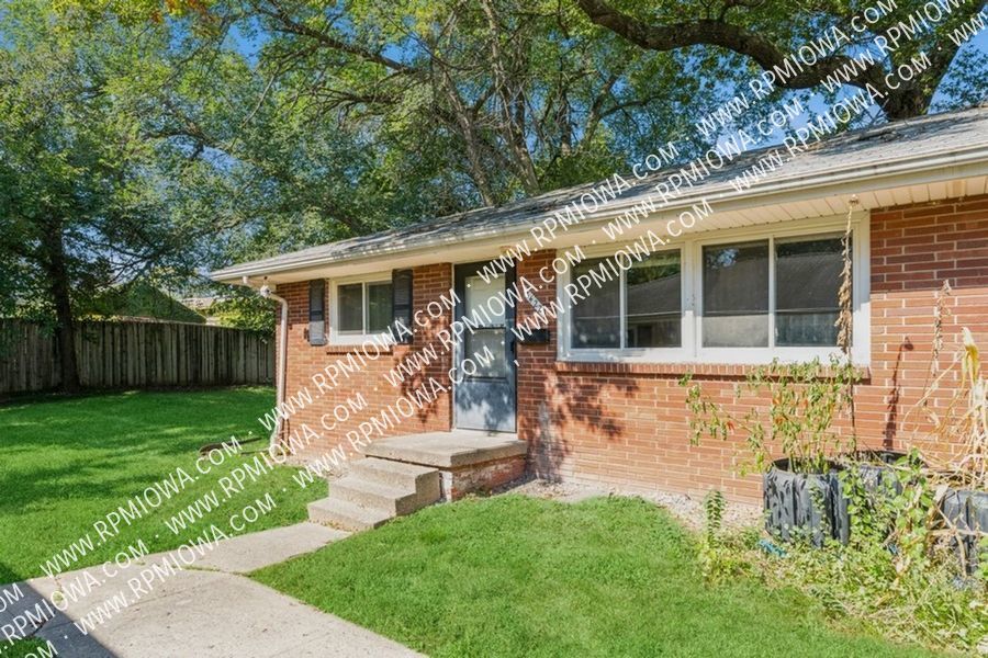3422 SW 8Th St Des Moines, IA House for Rent Rentable