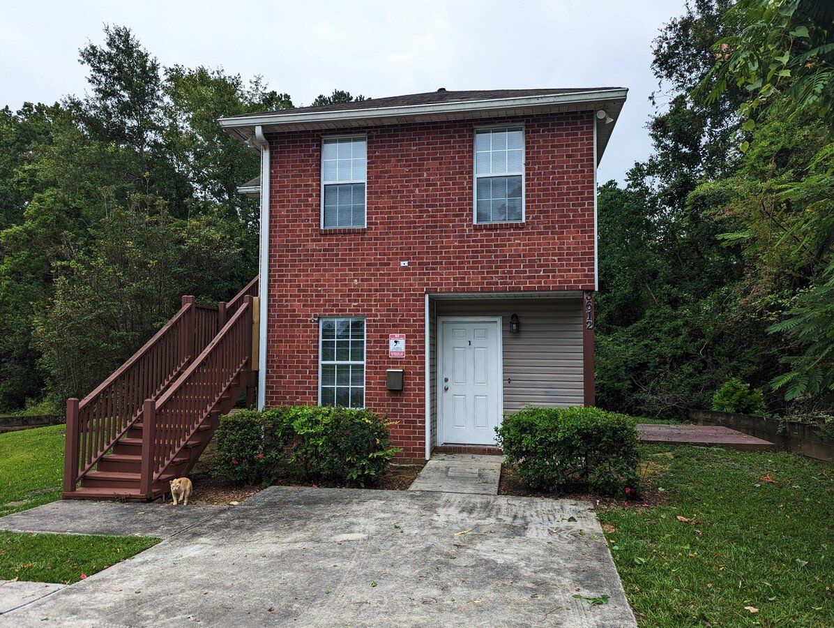 3712 W 7th 1bd/1ba Cozy Upstairs Duplex Near... Apartments Hattiesburg, MS