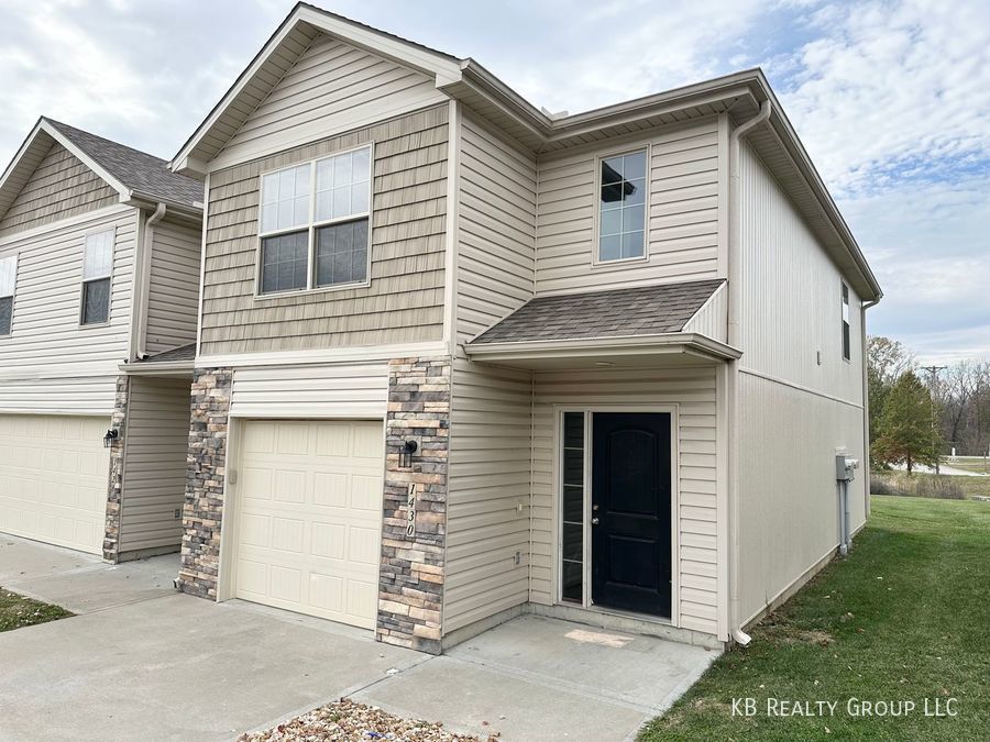 1430 NE Mary Ct Grain Valley, MO House for Rent Rentable