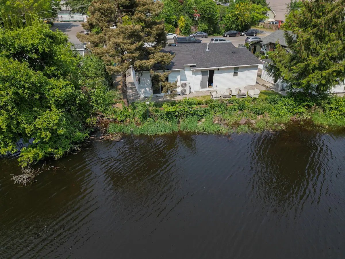 140 Cedar Ave Harrison Hot Springs, BC House for Rent