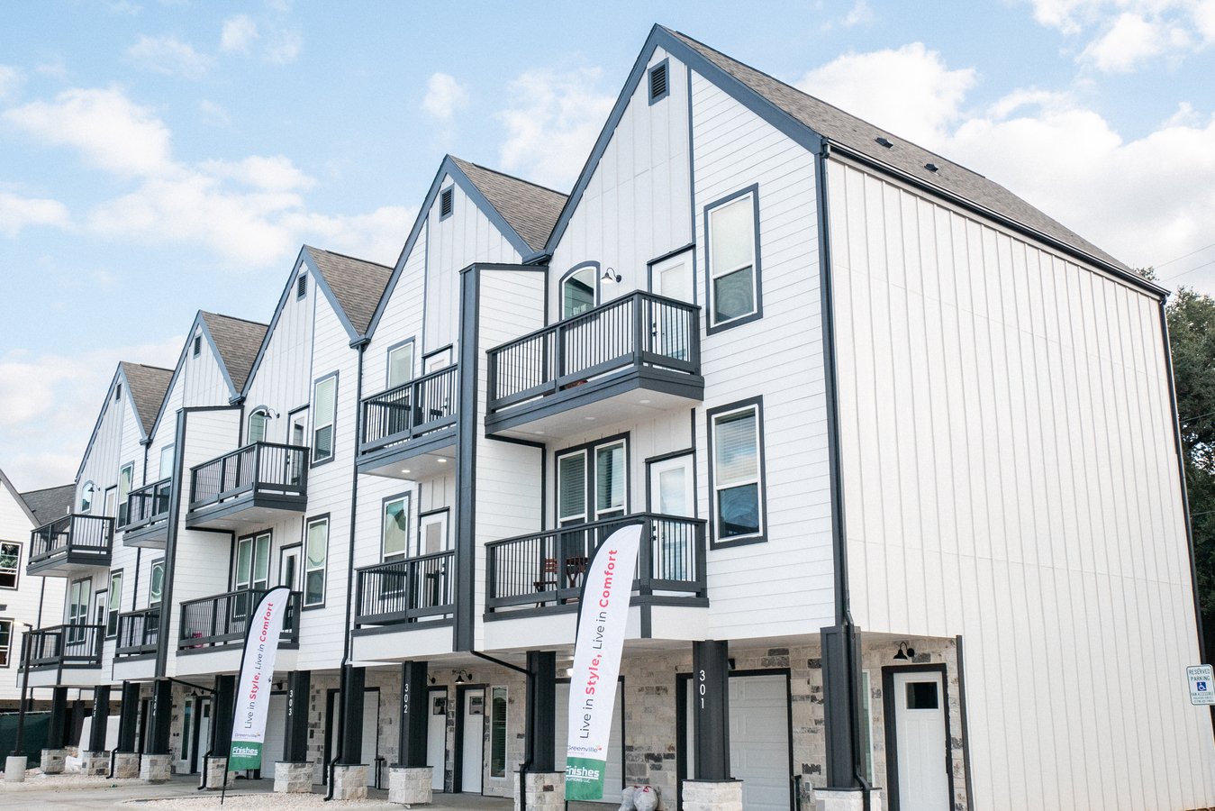 Greenville Townhomes Apartments Waller, TX Rentable