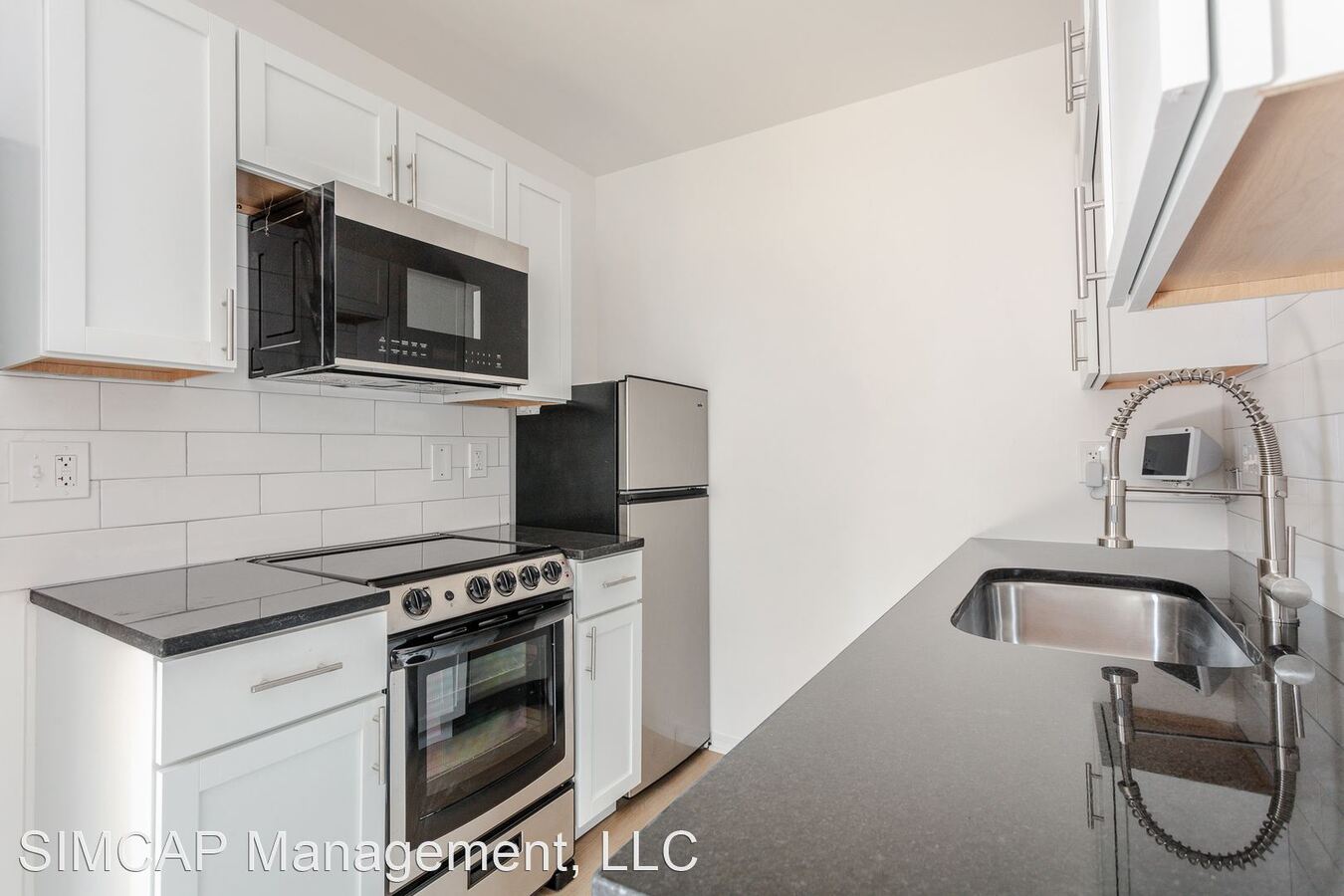 139 E Clifton Ave Cincinnati, OH Apartment for Rent