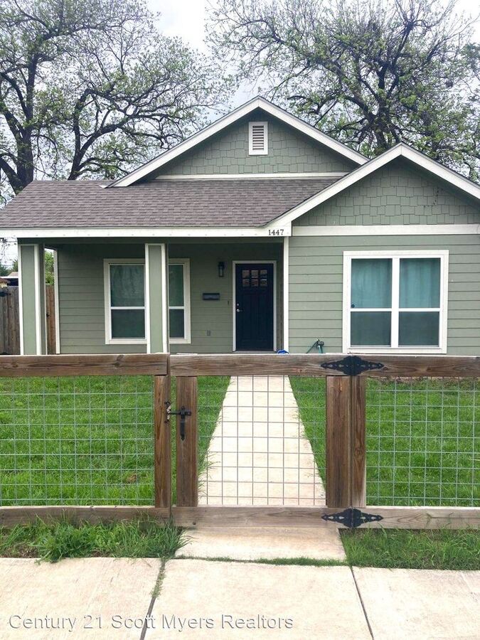 1447 E Crockett St San Antonio, TX House for Rent Rentable
