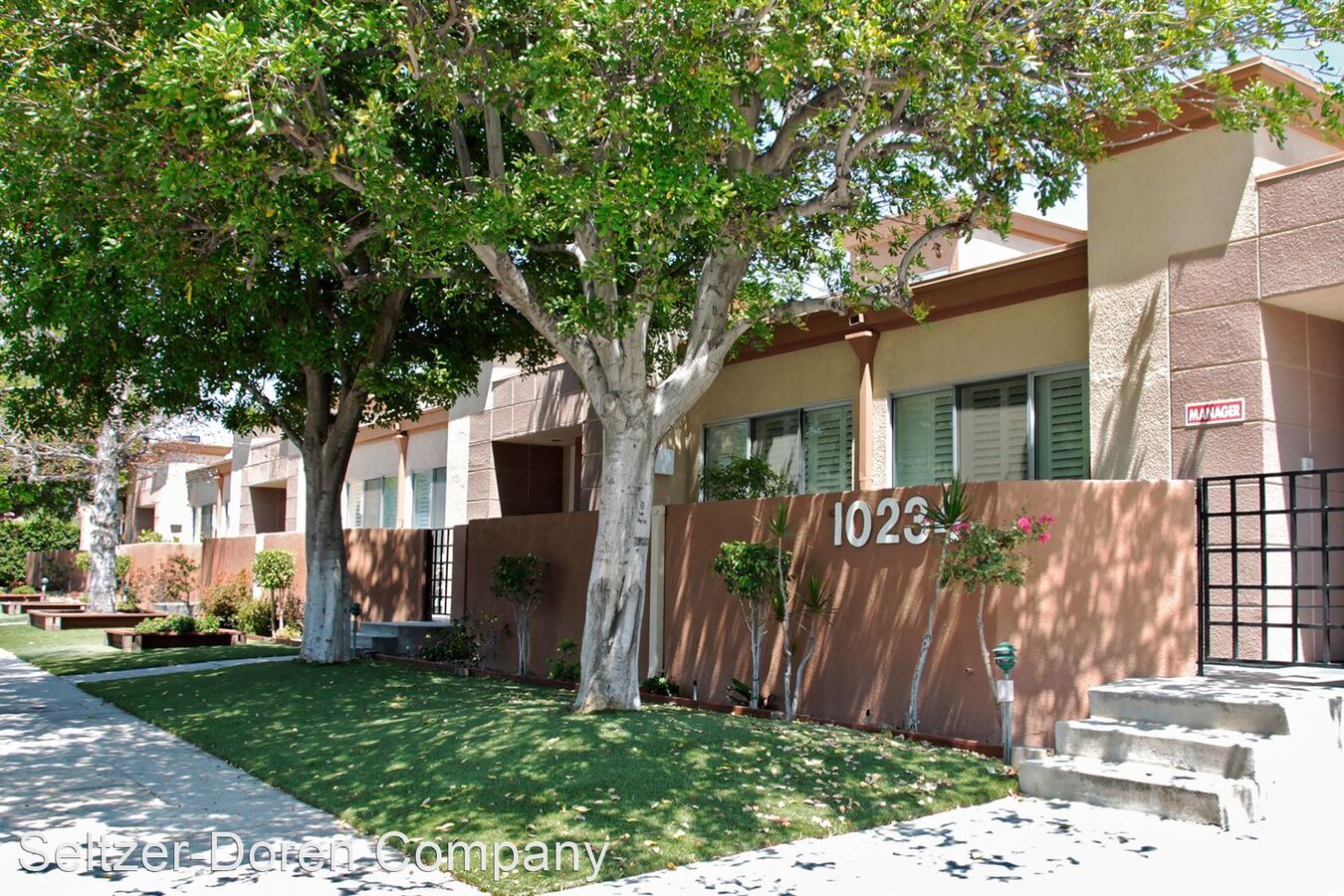 Eton Townhomes Apartments 1021634 Eton Ave Chatsworth, CA