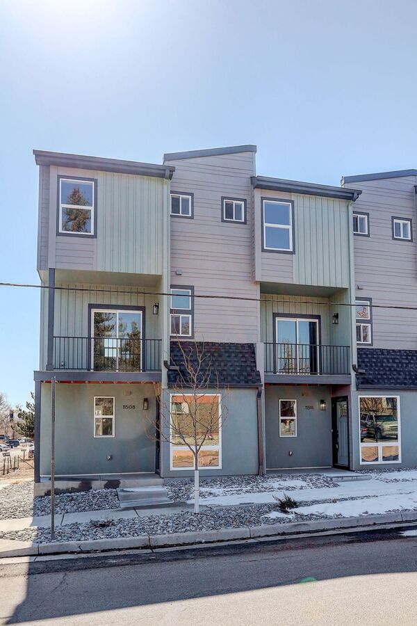 Routt Townhomes Apartments Lakewood, CO Rentable