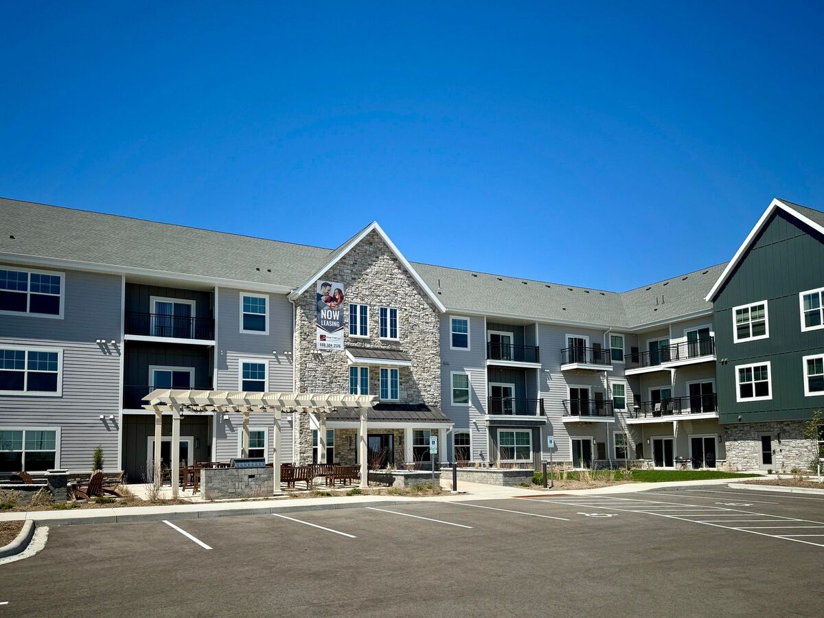 The Crest Luxury Apartments Waunakee, WI Rentable