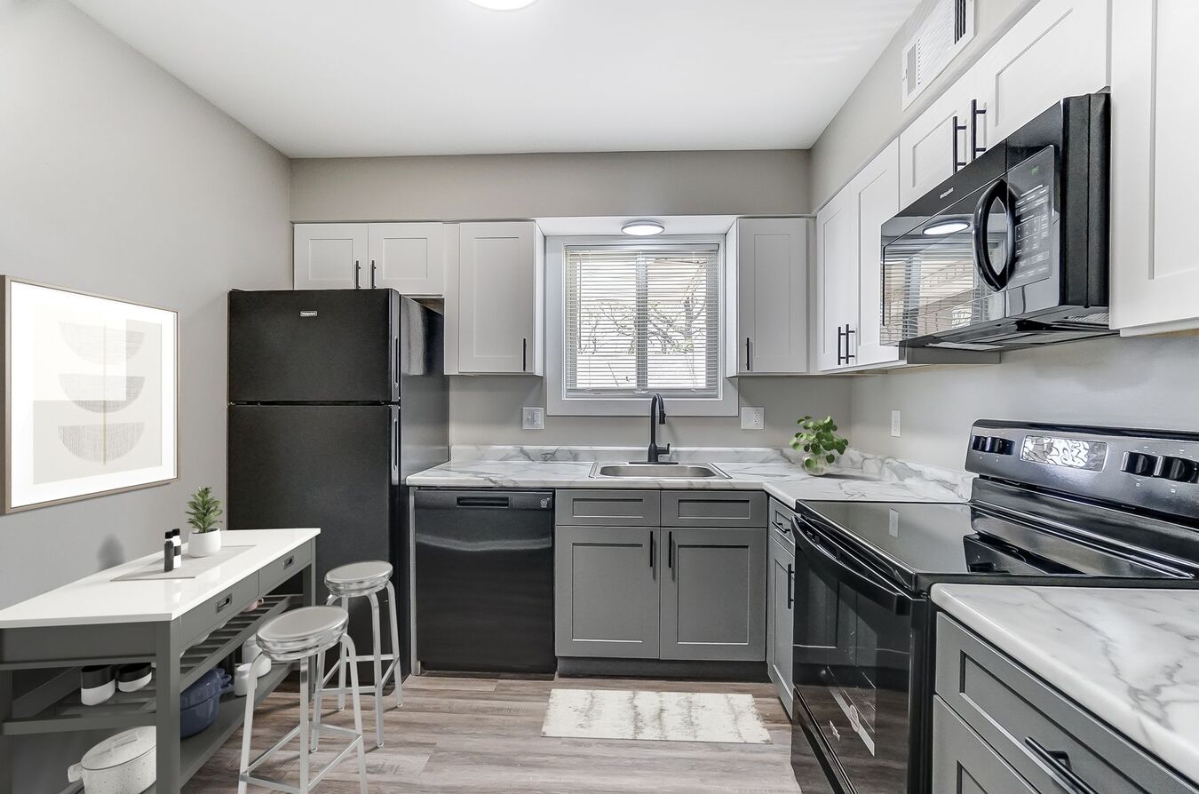 Fairview Court Apartments 220 E Hoover Dr Fort Wayne, IN