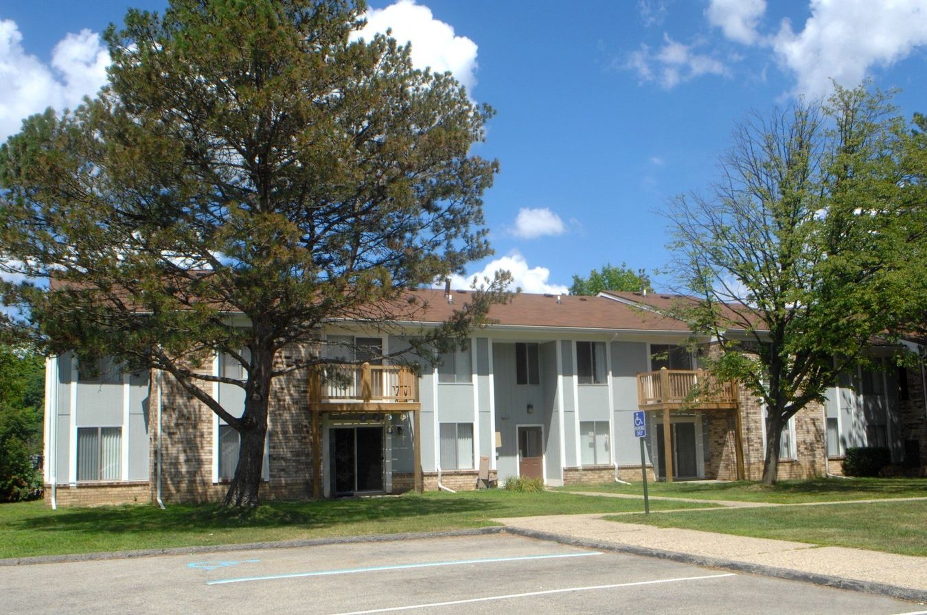 Spring Hill Apartments 45710 Spring Ln Shelby Twp, MI