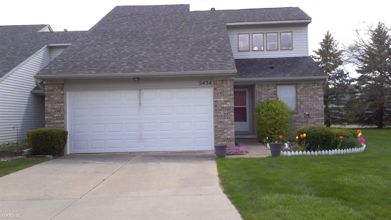 Country Club Condominiums Apartments Grand Blanc, MI