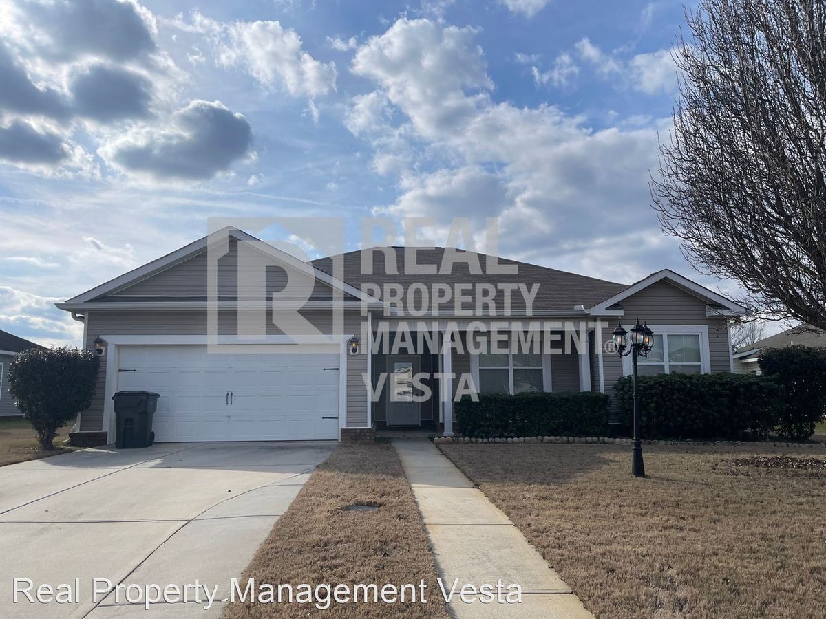 120 St Augustine Dr Bonaire, GA House for Rent Rentable