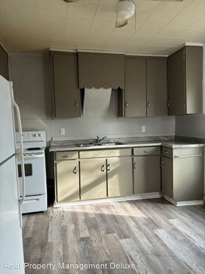 Updated 2 Bed, 1 Bath Single Family Home Staples Apartments Staples, MN