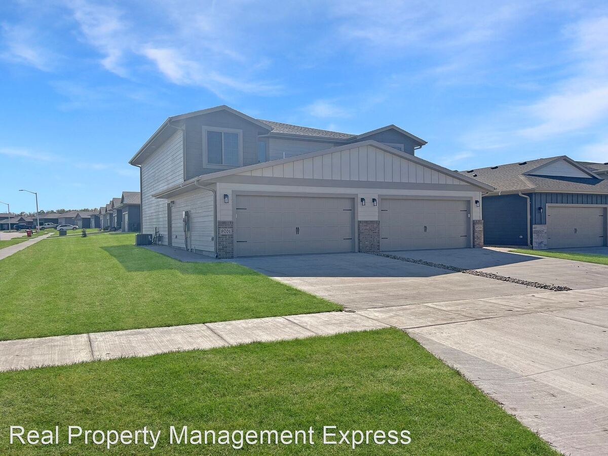 9703 W Broek Dr Sioux Falls, SD House for Rent Rentable