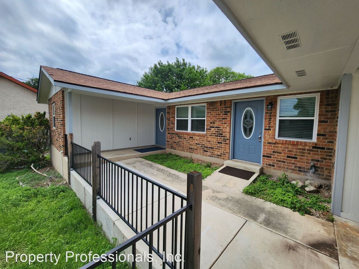 1275 E Common St New Braunfels, TX House for Rent Rentable