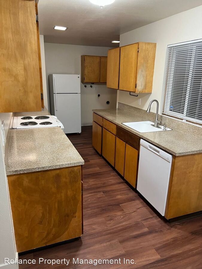 12061262 SE Maple St Hillsboro, OR Apartment for Rent