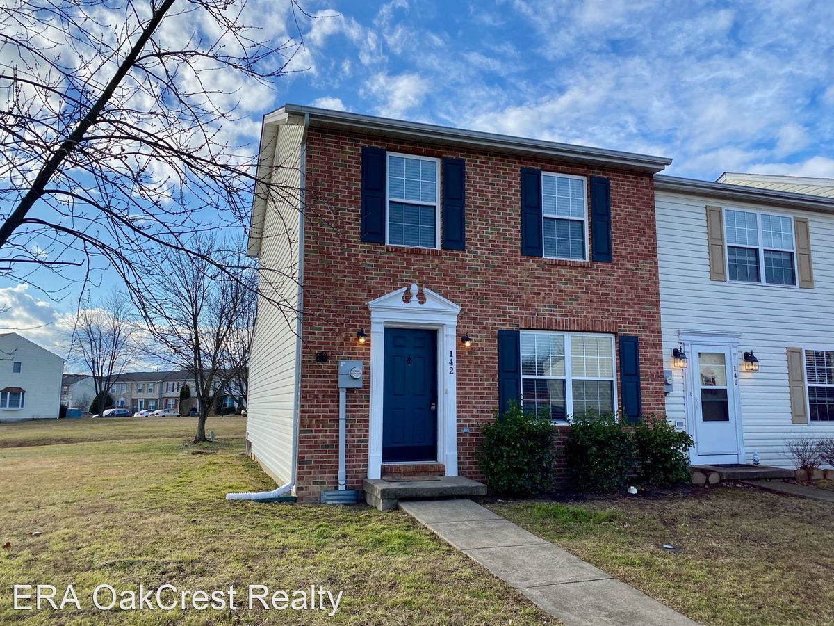 142 Surrey Club Ln Stephens City, VA House for Rent