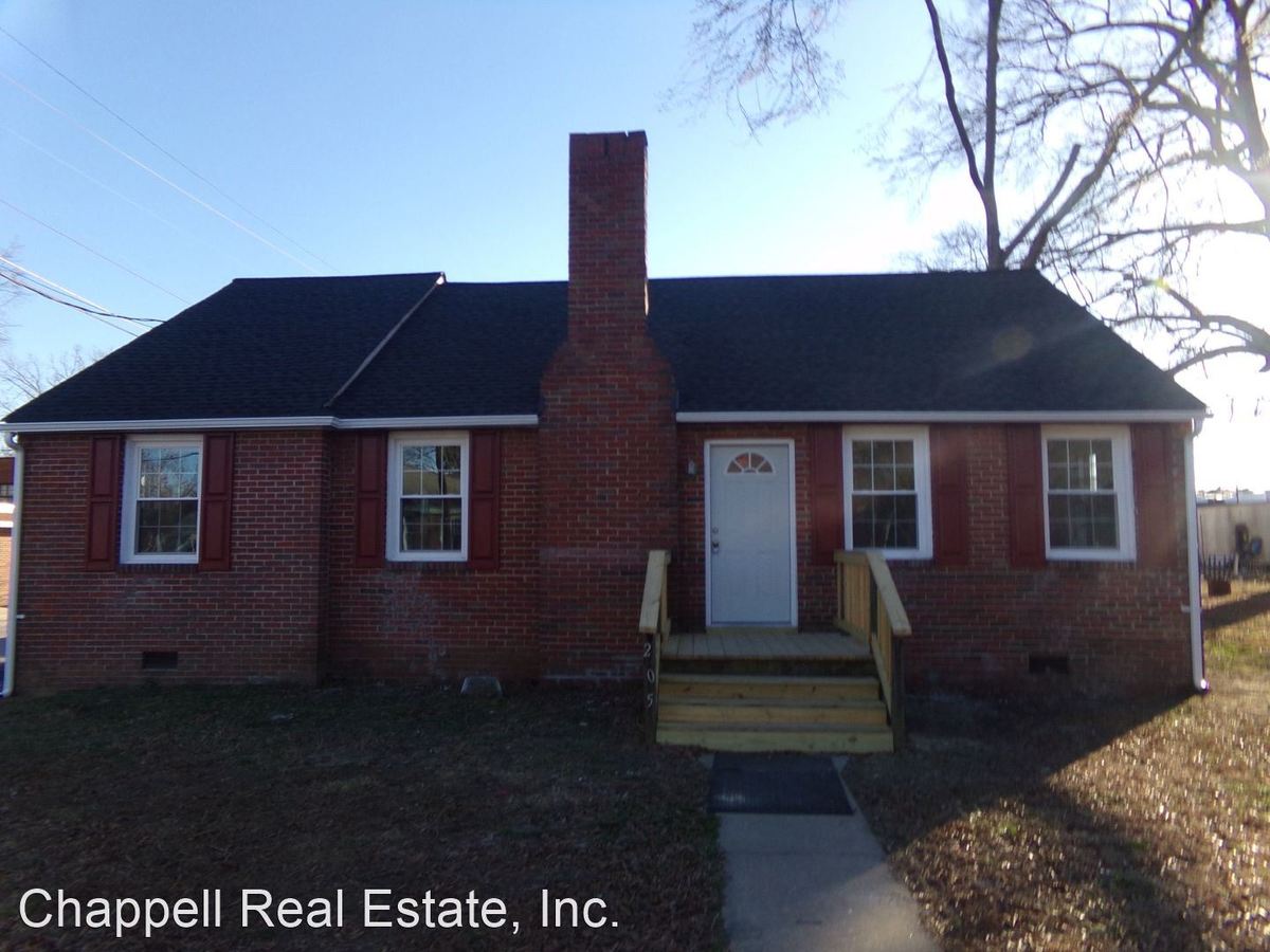 205 Danville Ave Colonial Heights, VA House for Rent