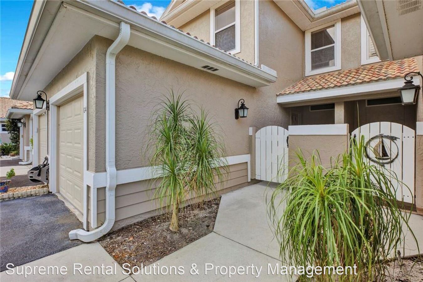 386 Emerald Bay Cir g4 Naples Fl, FL House for Rent