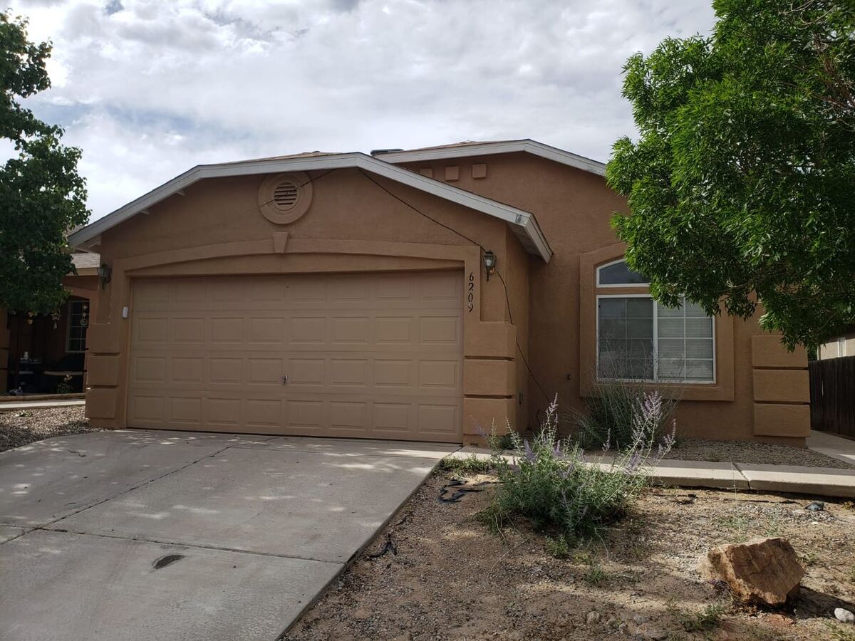 Westside 4 Bedroom 2 Bath With Two Car Garage Apartments Albuquerque, NM