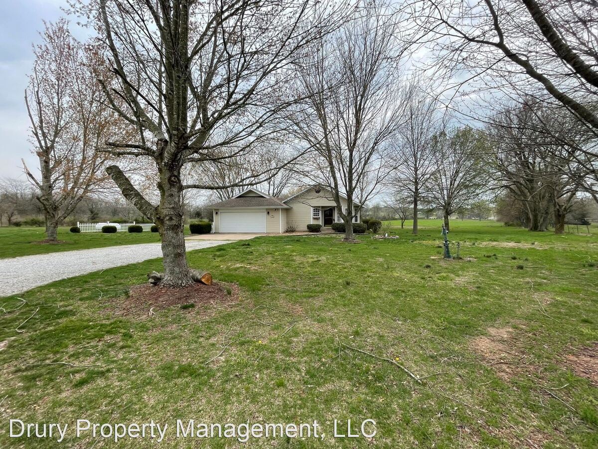 Nm 6202 Countryside Ln Brookline, MO House for Rent