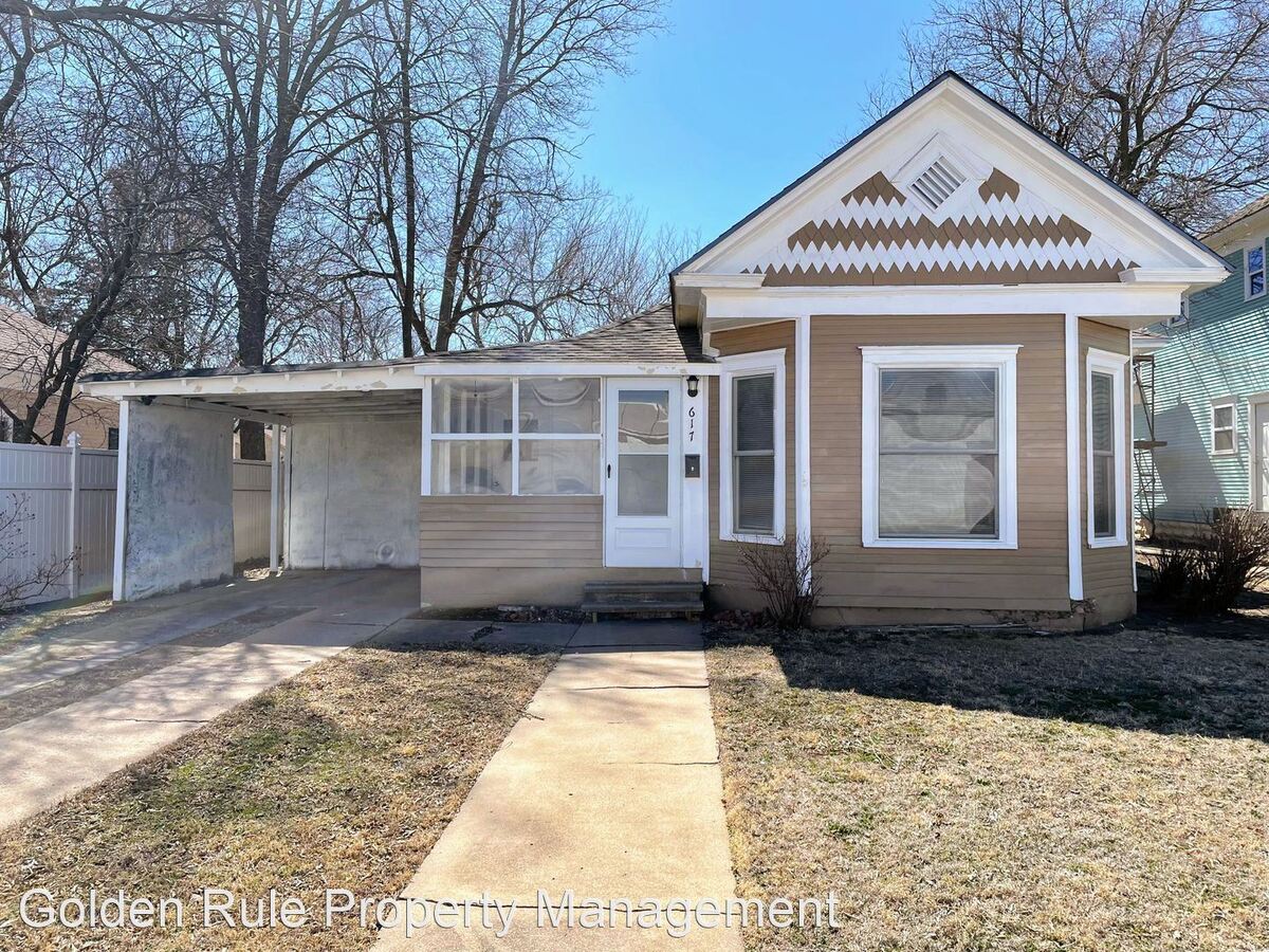 617 E 1St Ave Hutchinson, KS House for Rent Rentable