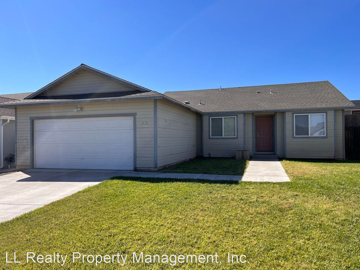 325 Emigrant Way Fernley, NV House for Rent Rentable