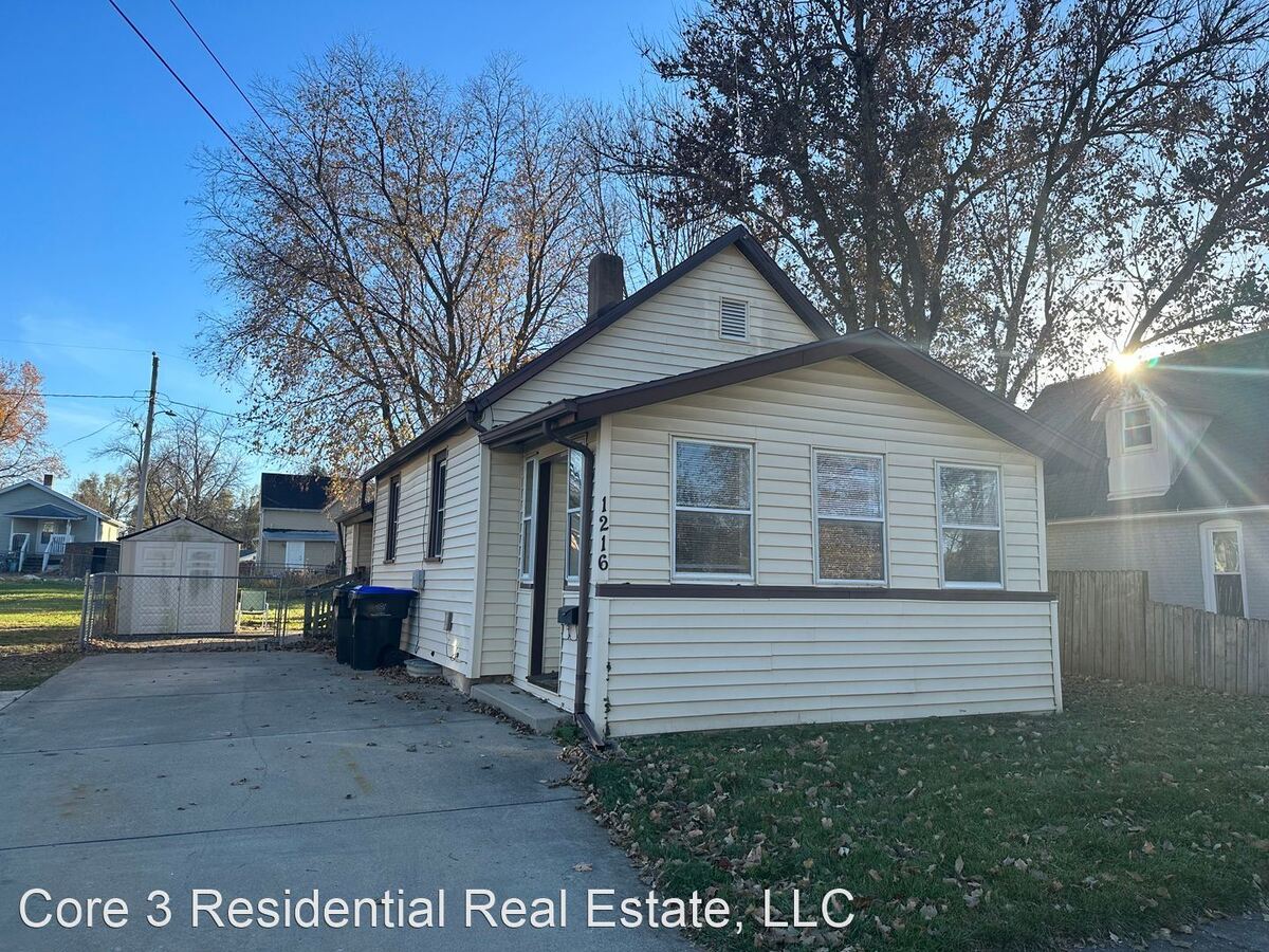 1216 W, MacArthur Bloomington, IL House for Rent Rentable