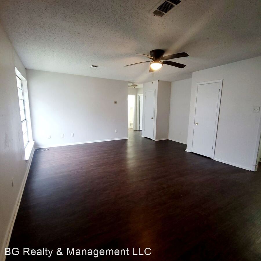 Village Park Apartments 603 Yvonne St New Iberia, LA