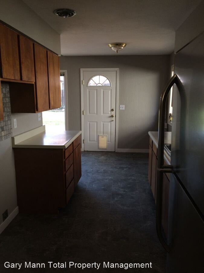 2208 Lakeside Dr Moses Lake, WA House for Rent Rentable