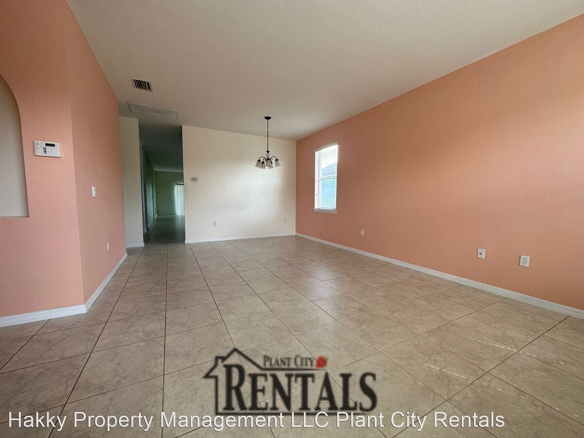 3207 Magnolia Meadows Dr Plant City, FL House for Rent