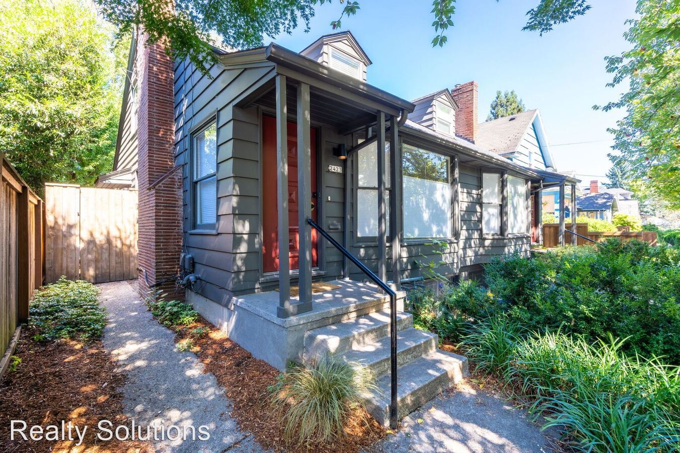 2423 NE Everett St Portland, OR House for Rent Rentable