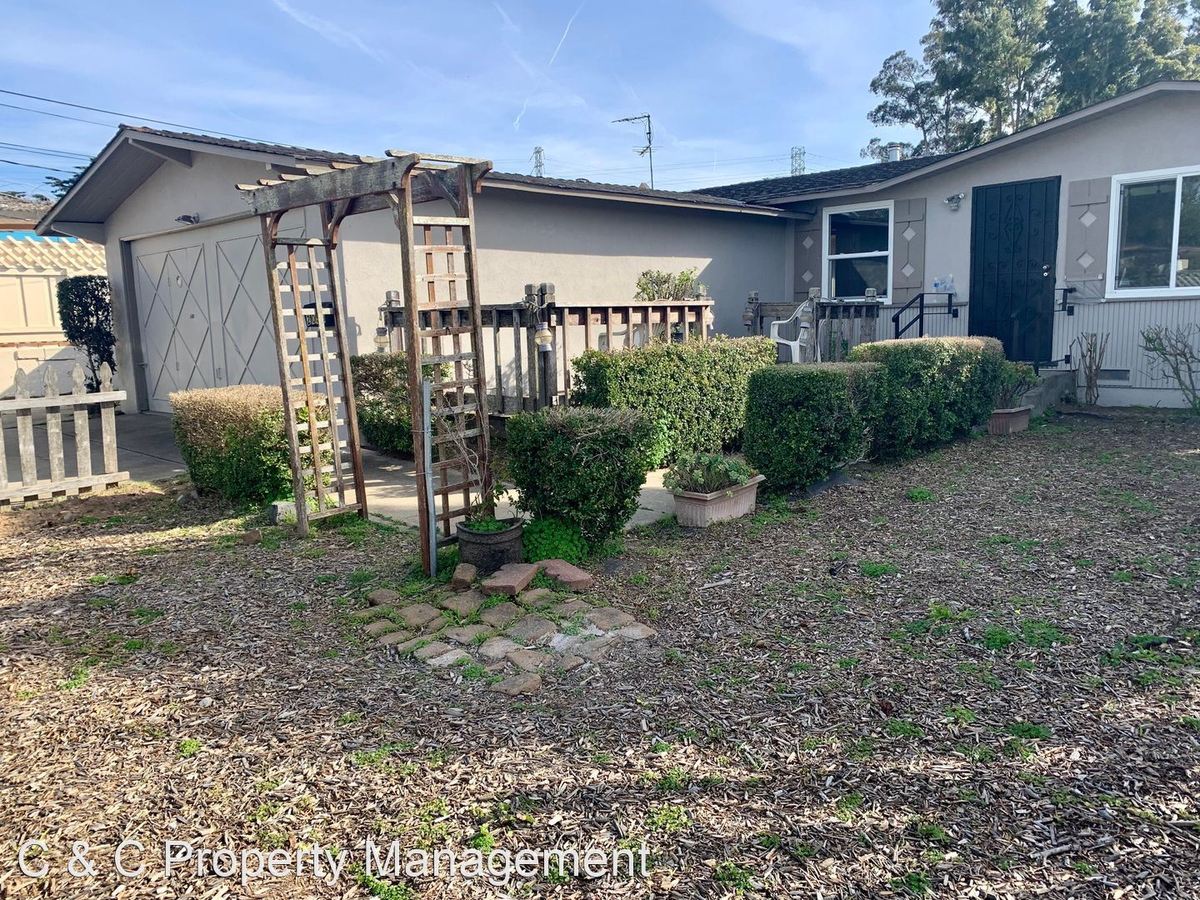 2050 Military Ave Seaside, CA House for Rent Rentable