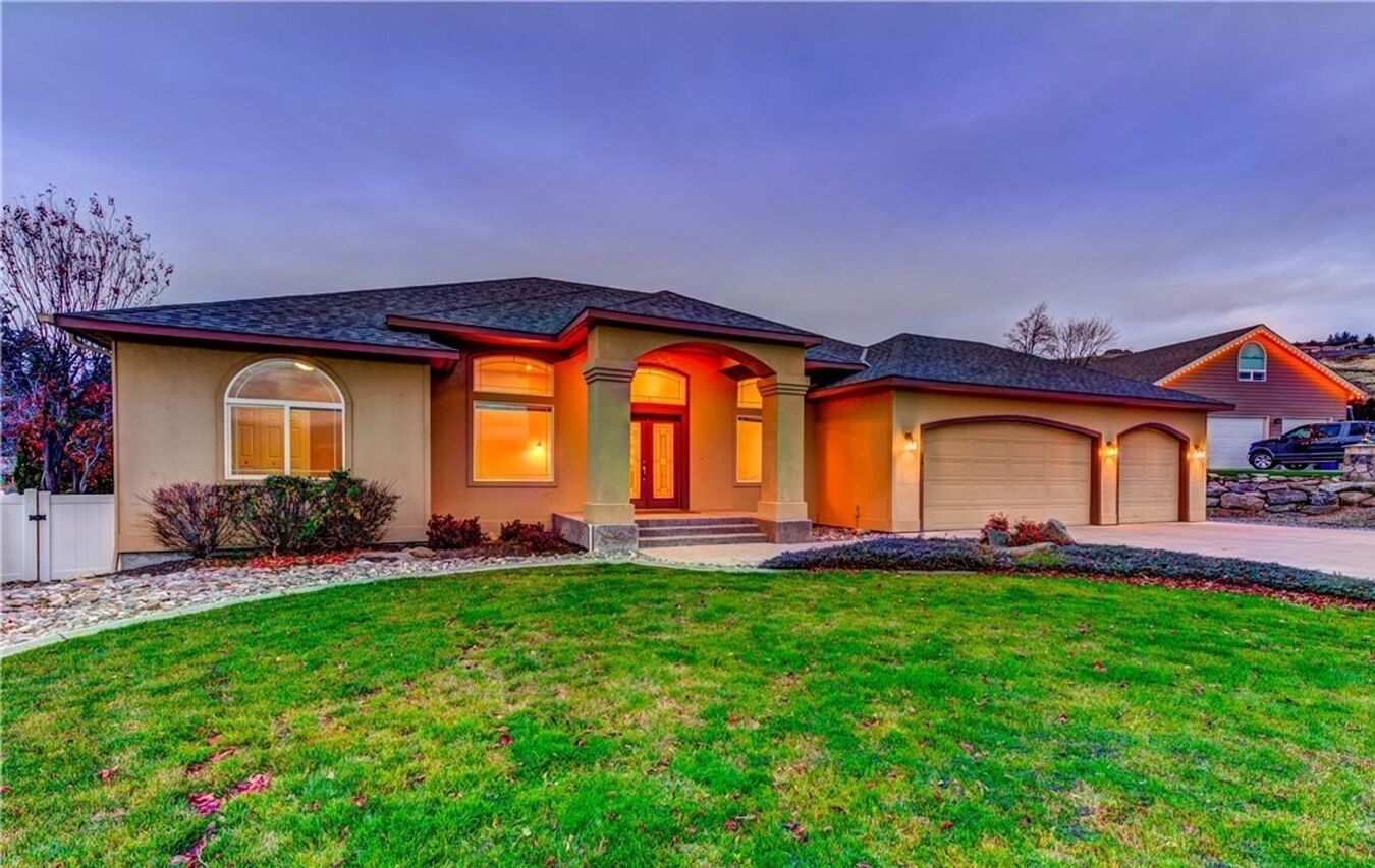 4 Bed, 3 Full Baths Craftsman Style... Apartments East