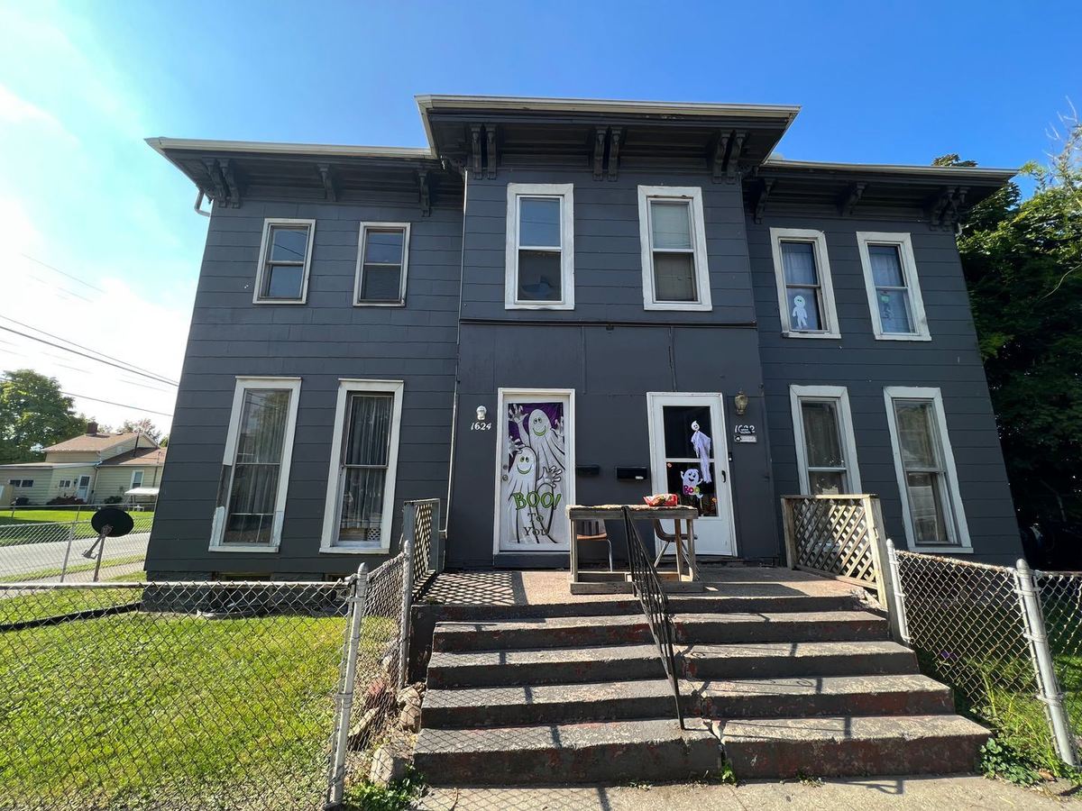 1624 Myrtle St Erie, PA Apartment for Rent Rentable
