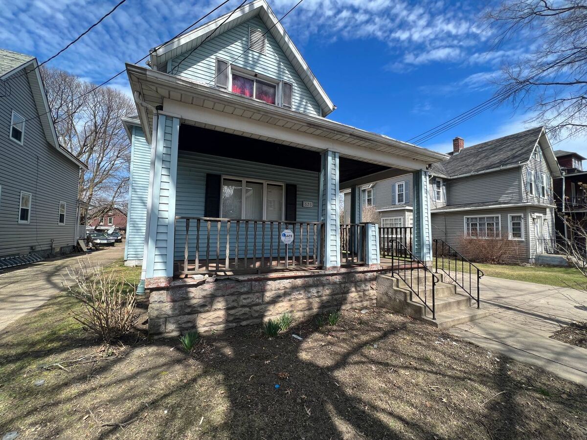 626 E 7Th St 1 Erie, PA House for Rent Rentable