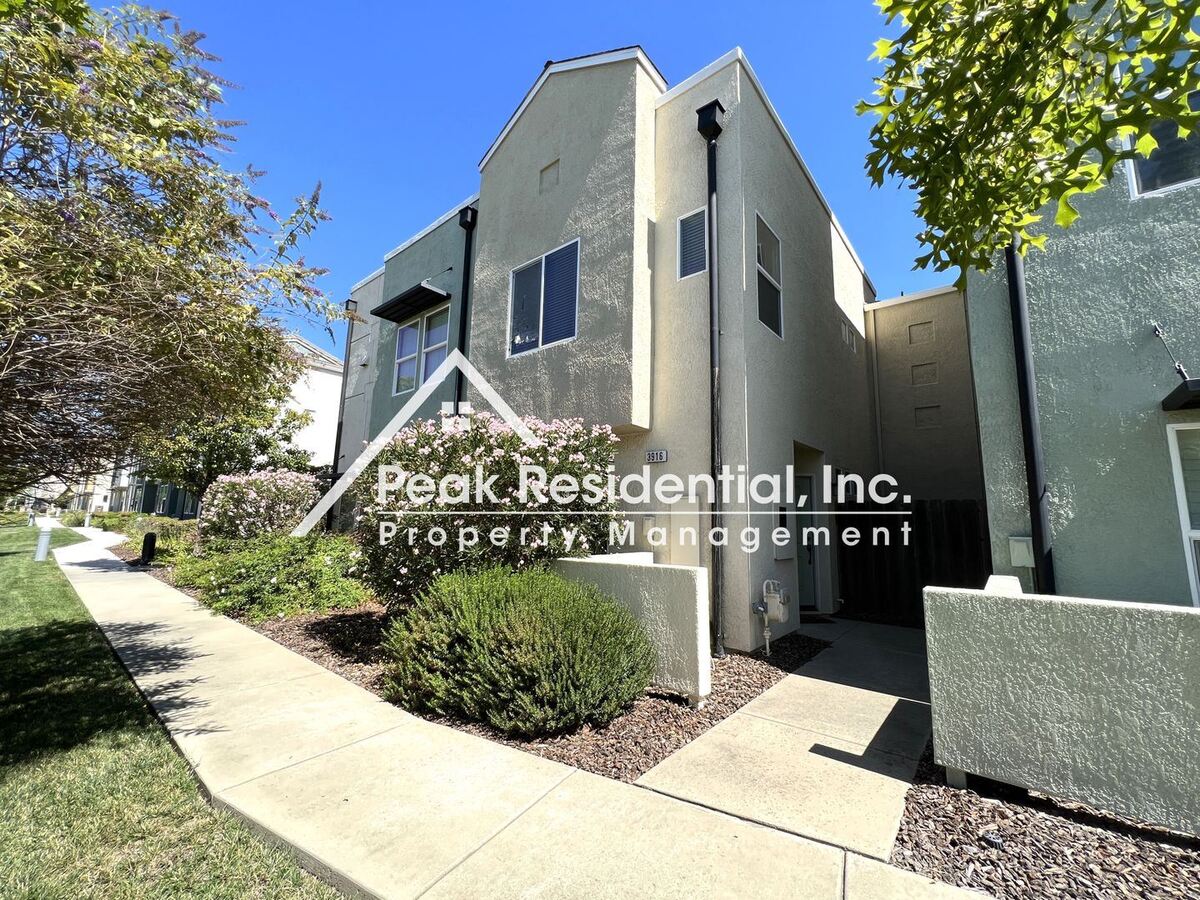 3916 E Commerce Way Sacramento, CA House for Rent Rentable