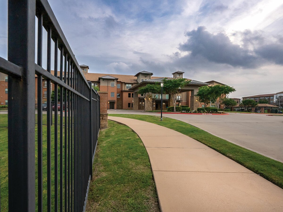Viceroy Apartments 2155 Arkansas Ln Grand Prairie, TX