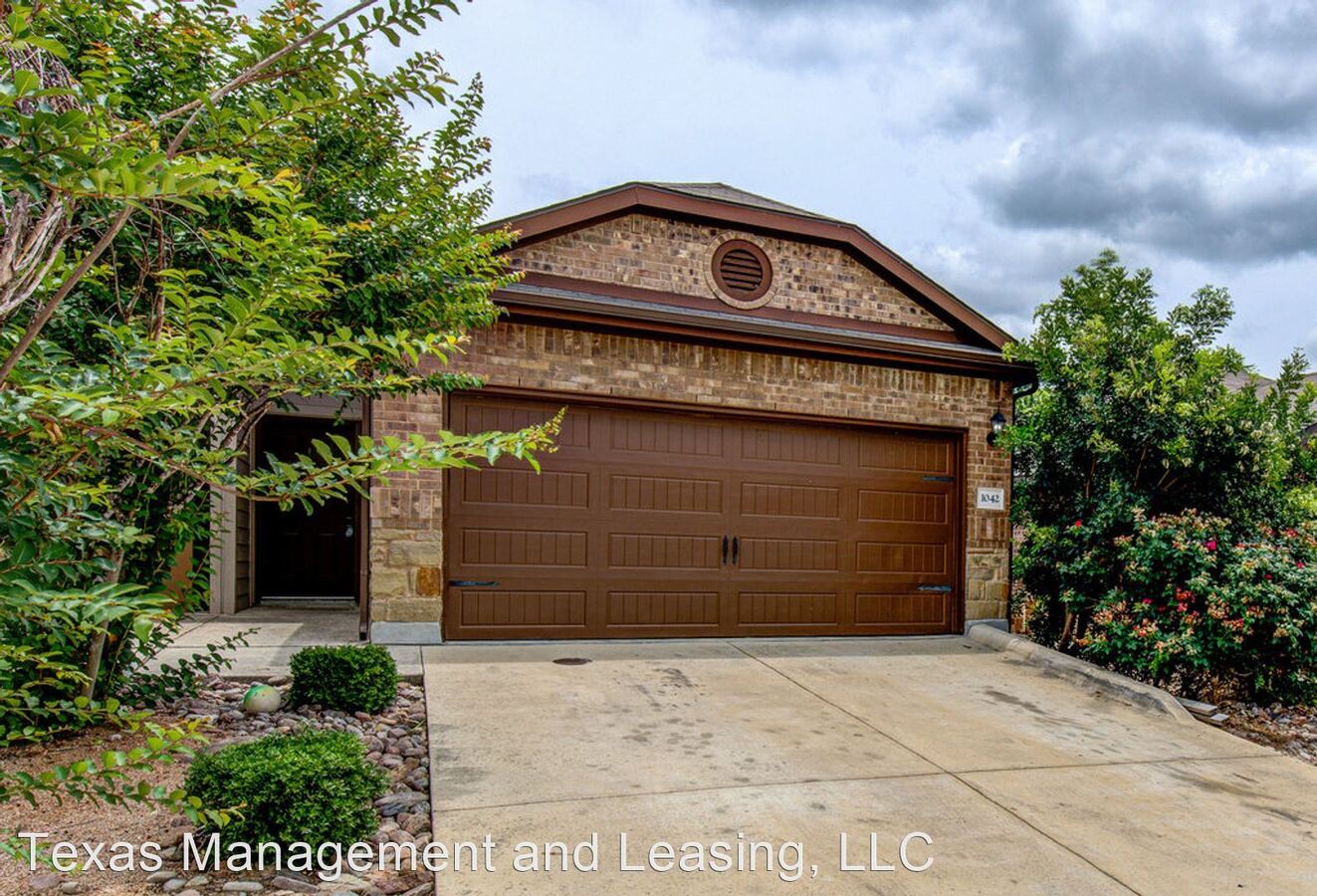 Available Now! Nice 3 Bedroom Duplex Located In... Apartments New