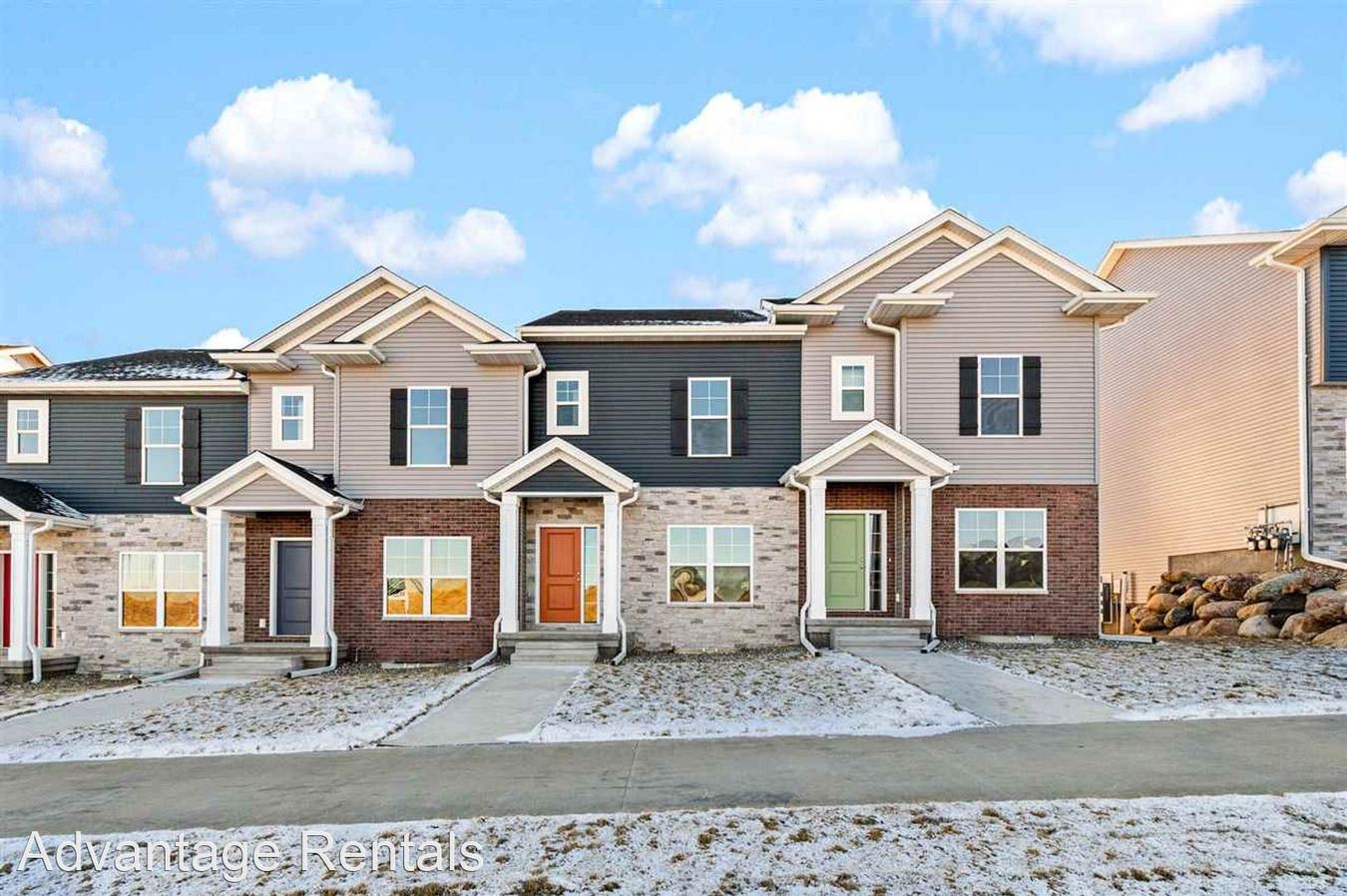 616 Catherine Dr Tiffin, IA Apartment for Rent Rentable