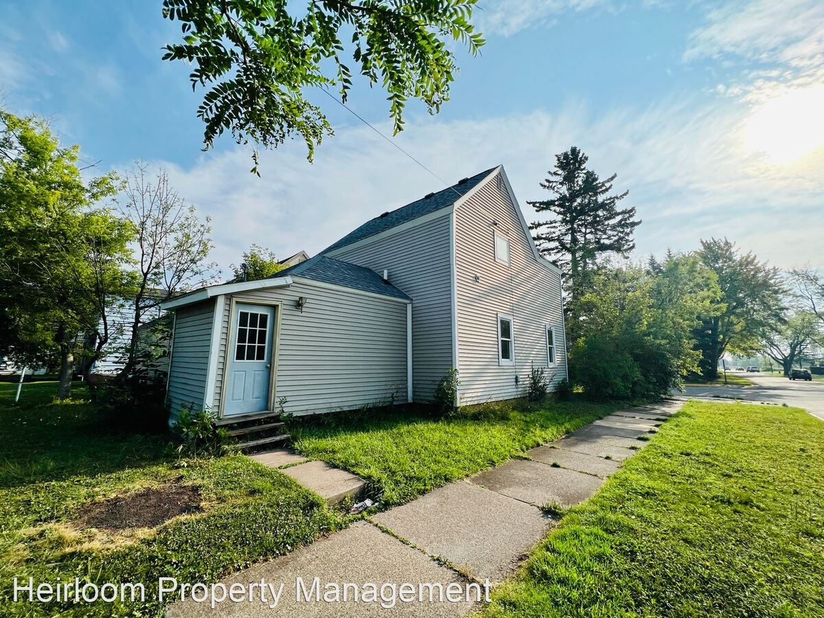 1227 Grand Ave Superior, WI House for Rent Rentable