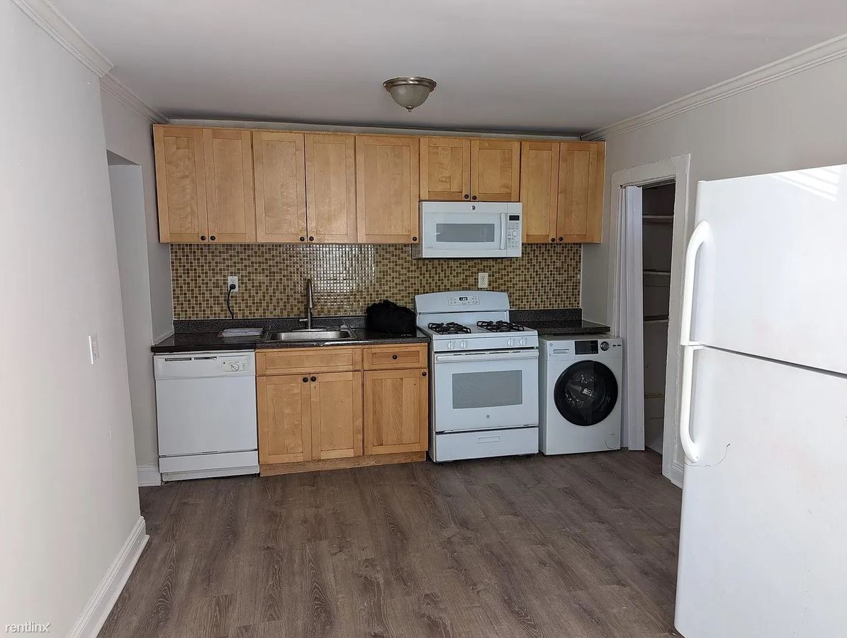 Beautiful 3 Bedroom Apartment Duplex Located... Yonkers, NY