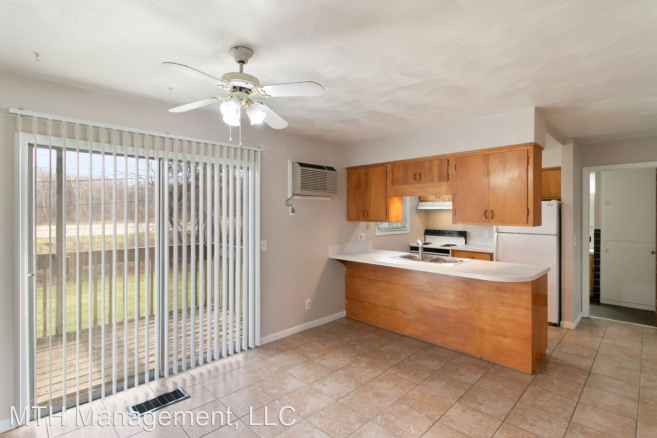 Pine Cove Apartments (Camelot Apartment... Dewitt, MI