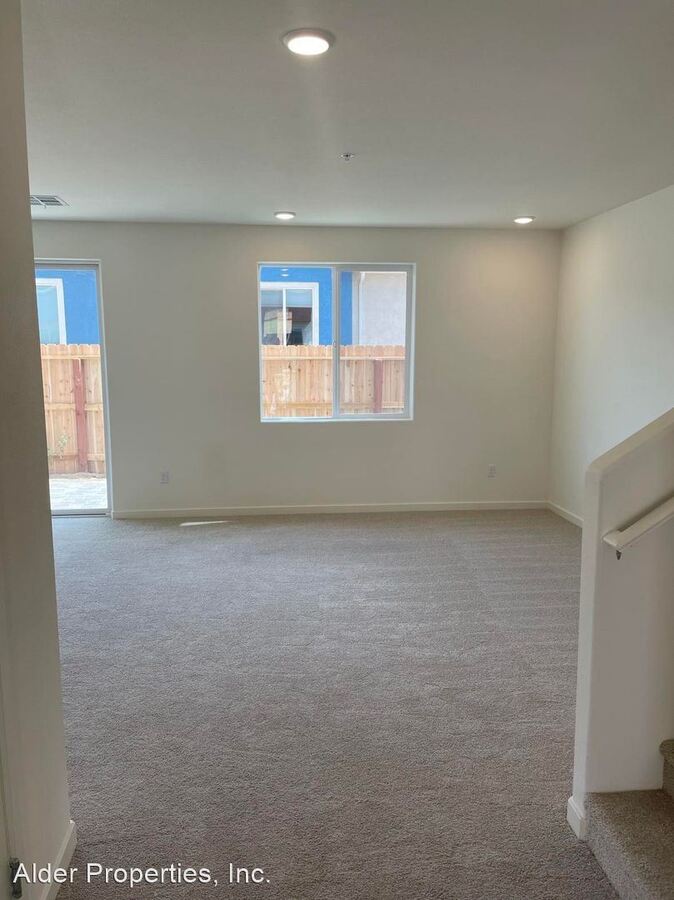 Only 1 Resident Newer Home Apartments Sun Valley, NV