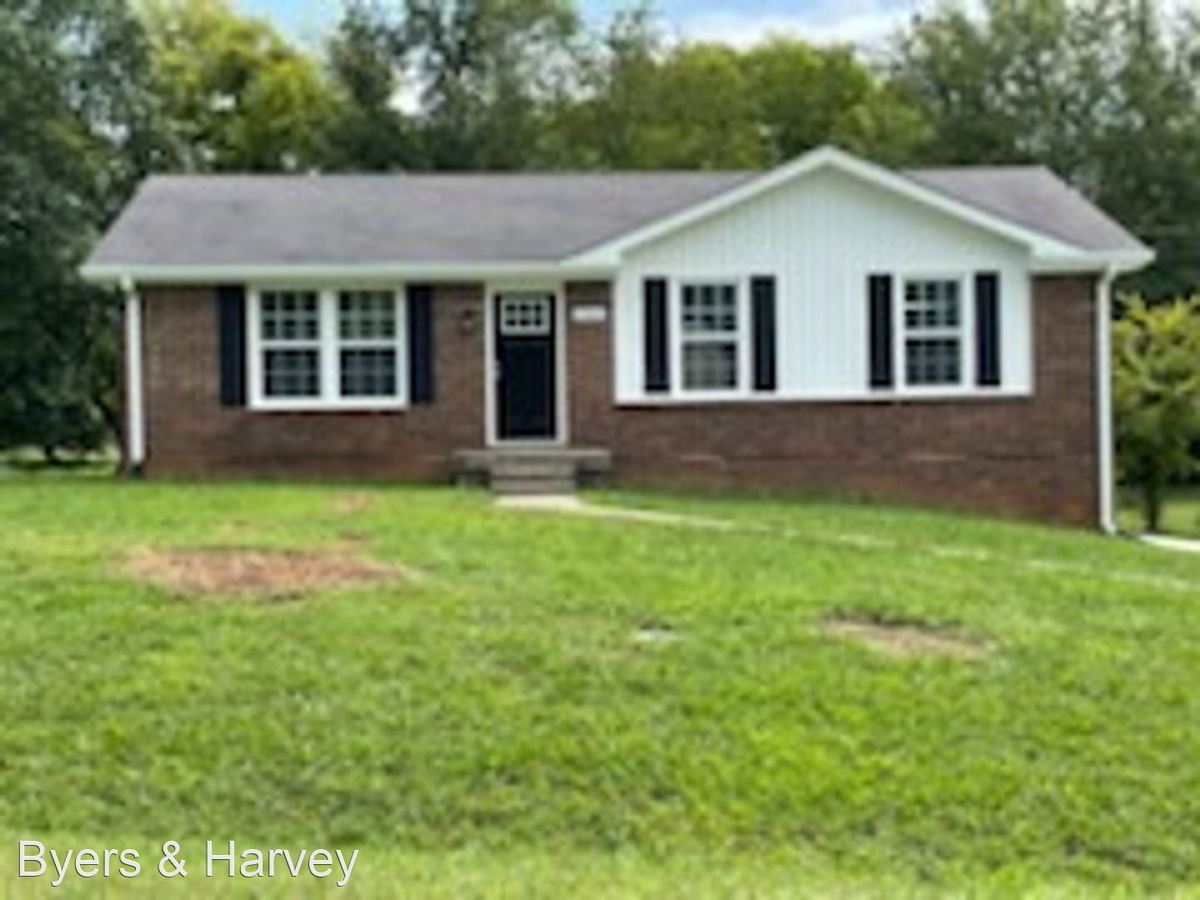 1983 Mark Ave Clarksville, TN House for Rent