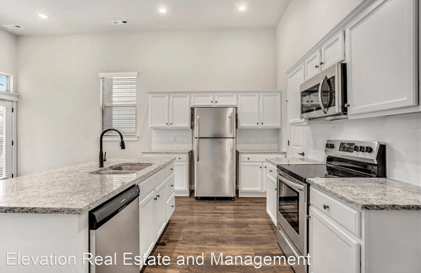 815 885 W Hughes Fayetteville, AR Apartment for Rent