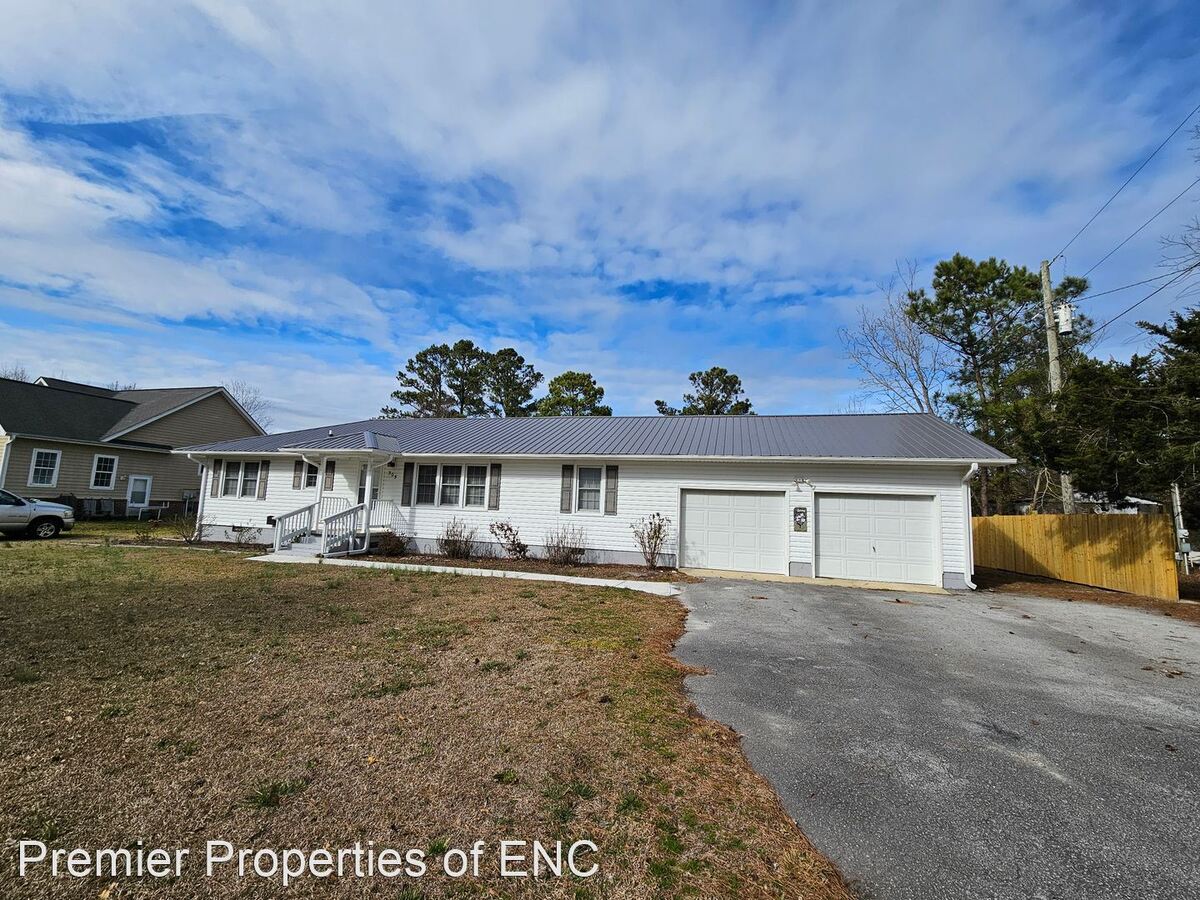 305 Hubert Blvd Hubert, NC House for Rent Rentable