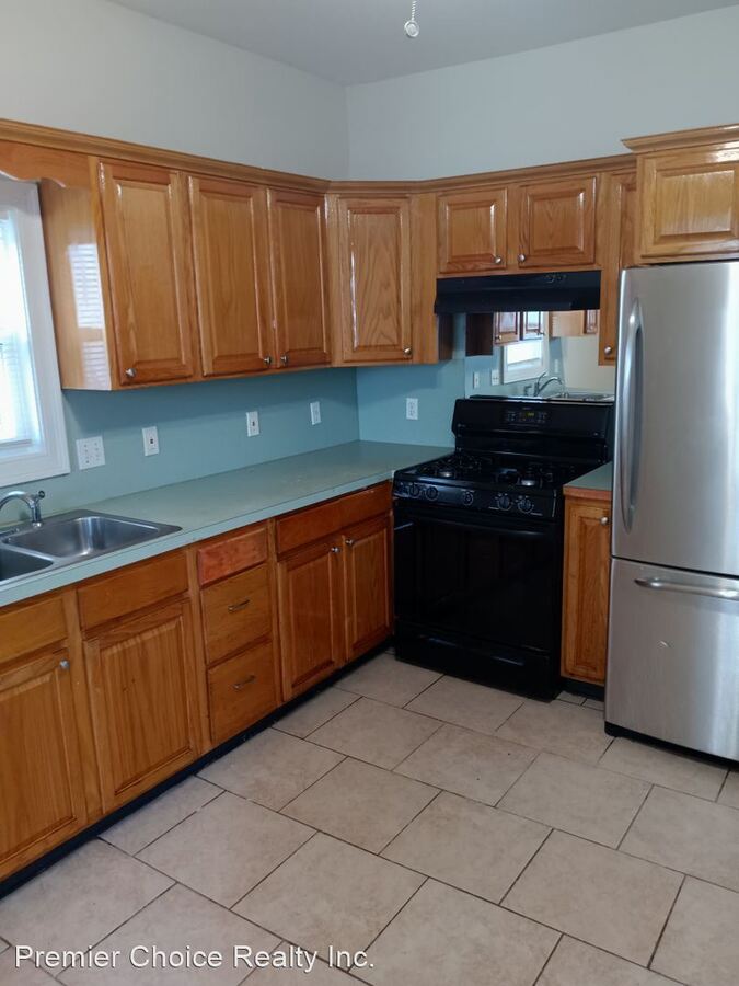 14 Charles St Chicopee, MA Apartment for Rent Rentable