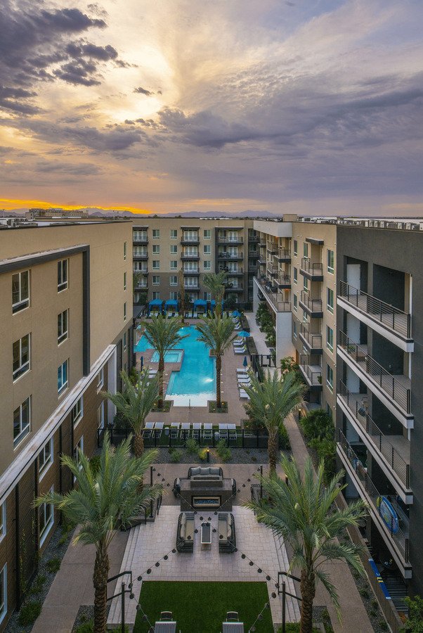 Carter Apartments 3300 North Scottsdale Rd Scottsdale, AZ