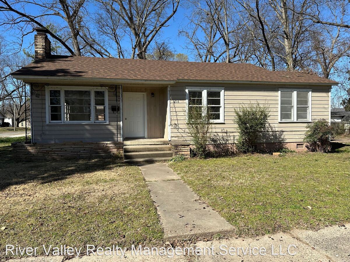 216 Oak St Dardanelle, AR House for Rent Rentable